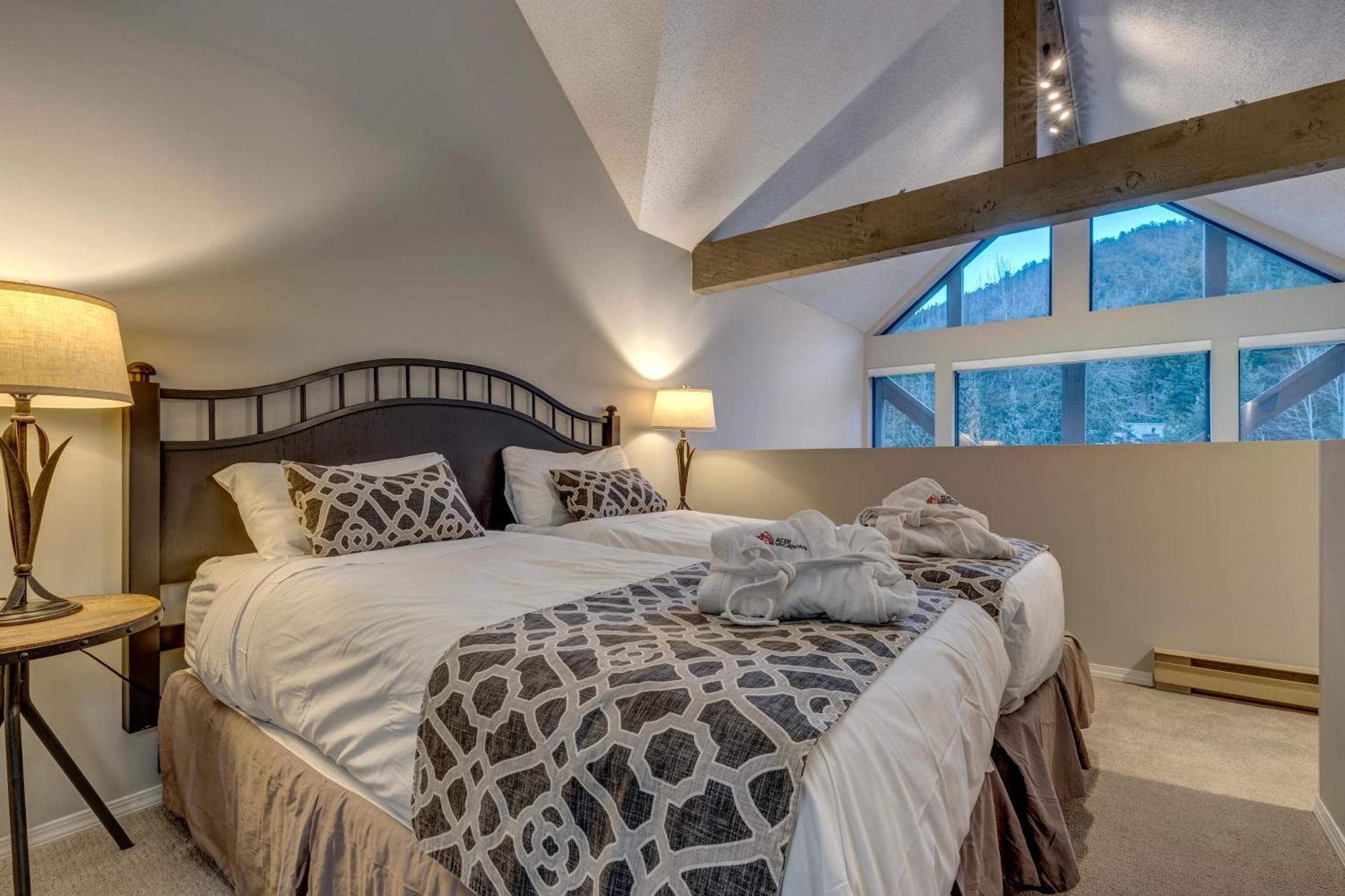 Greystone Lodge 412 Renovated 휘슬러 외부 사진
