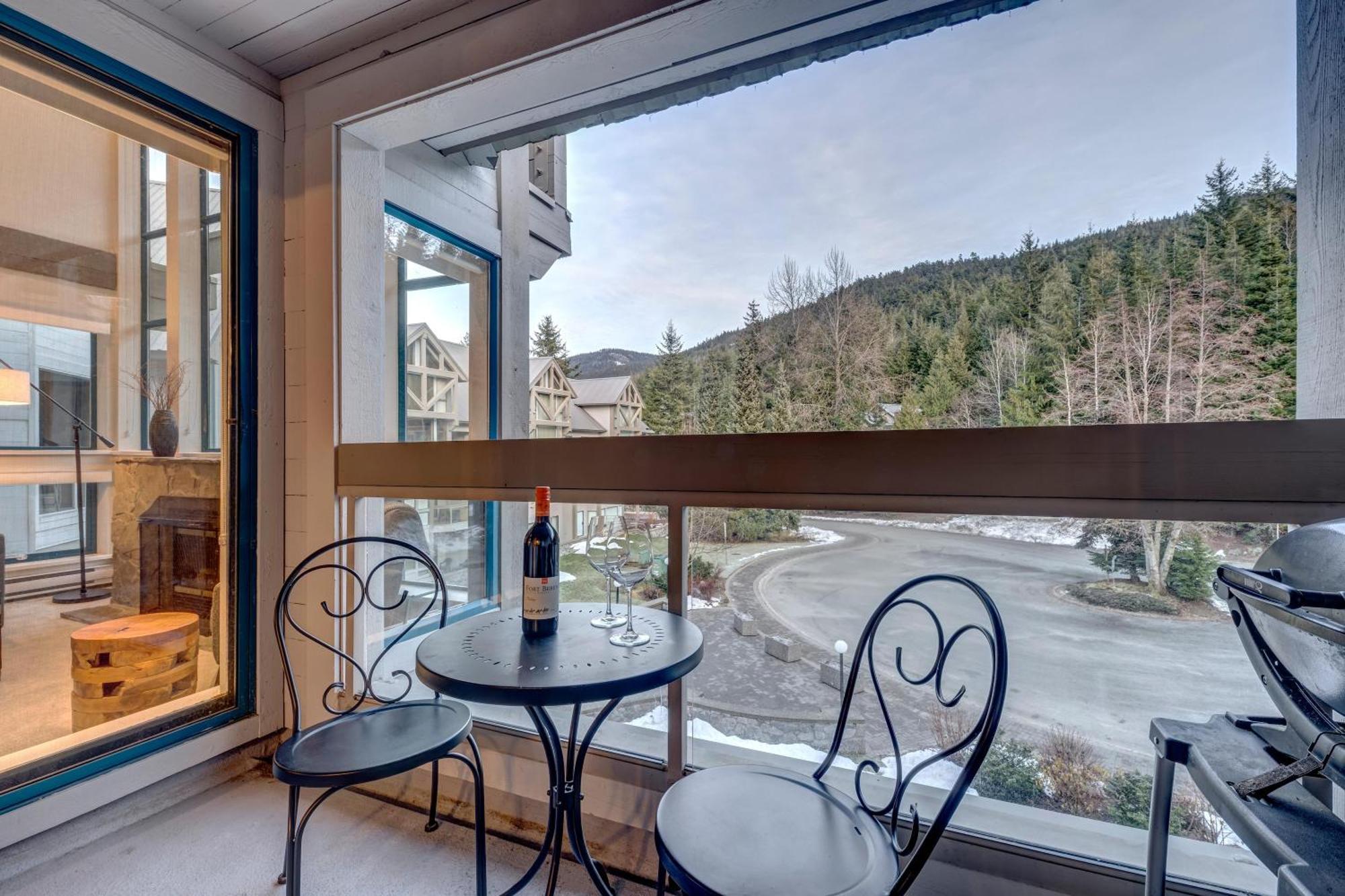 Greystone Lodge 412 Renovated 휘슬러 외부 사진