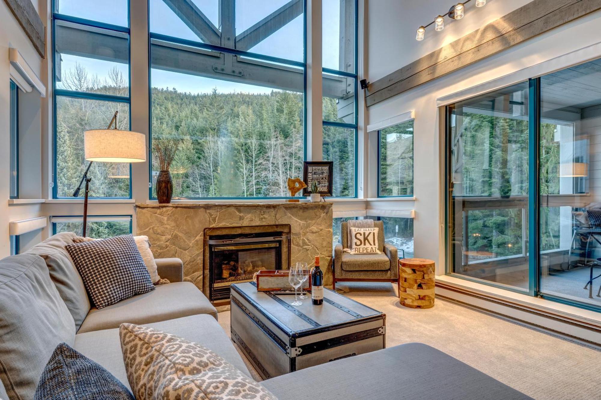 Greystone Lodge 412 Renovated 휘슬러 외부 사진