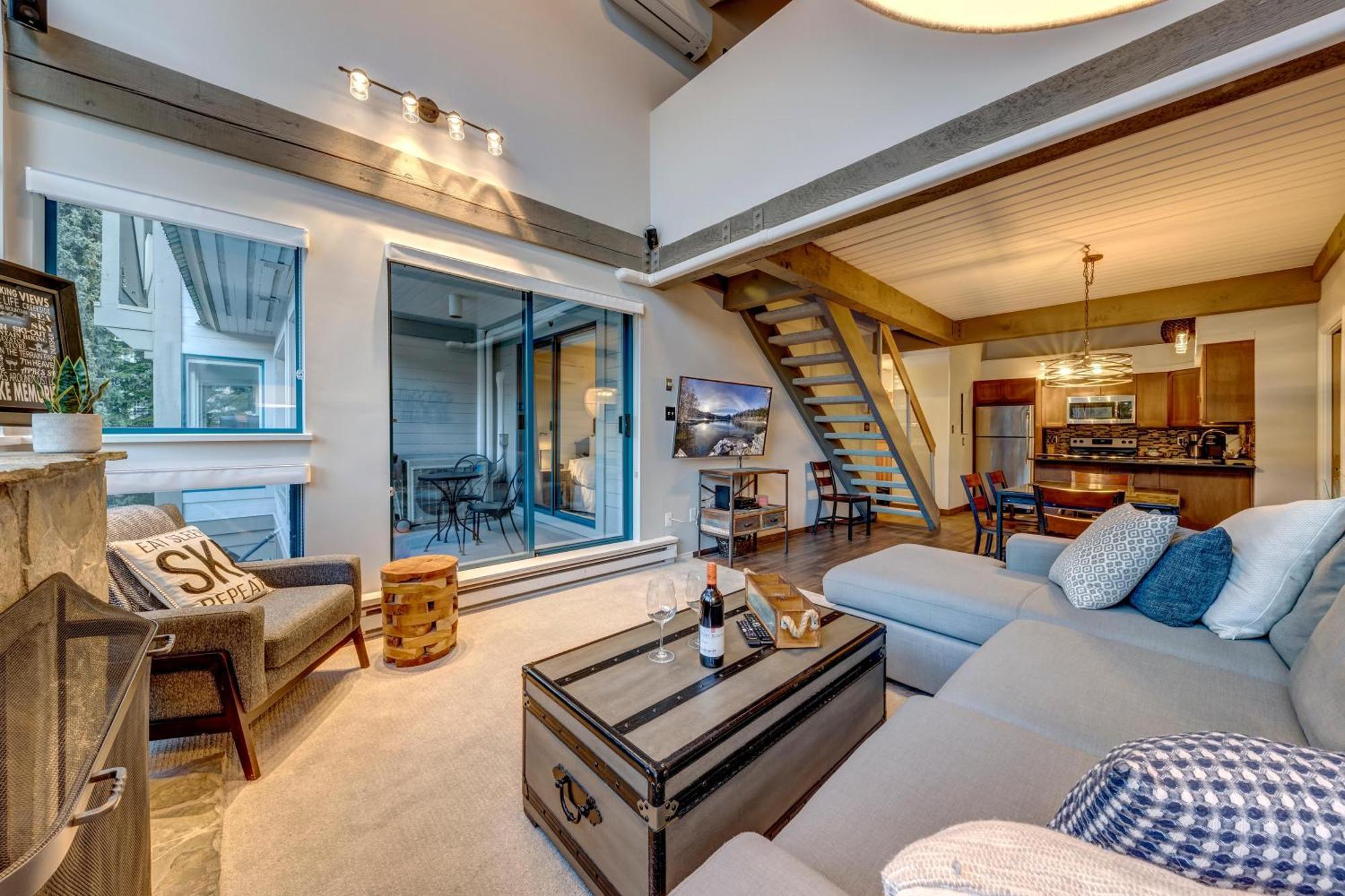 Greystone Lodge 412 Renovated 휘슬러 외부 사진