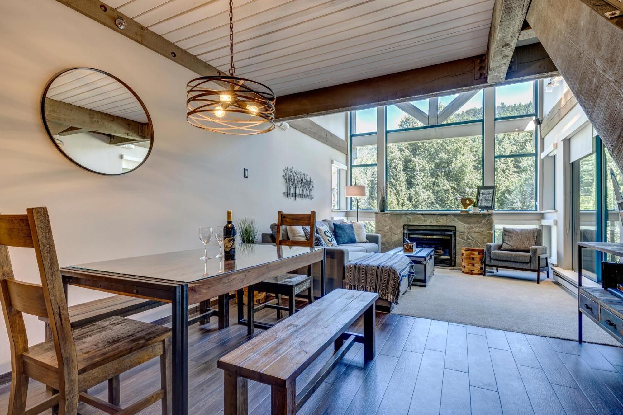Greystone Lodge 412 Renovated 휘슬러 외부 사진