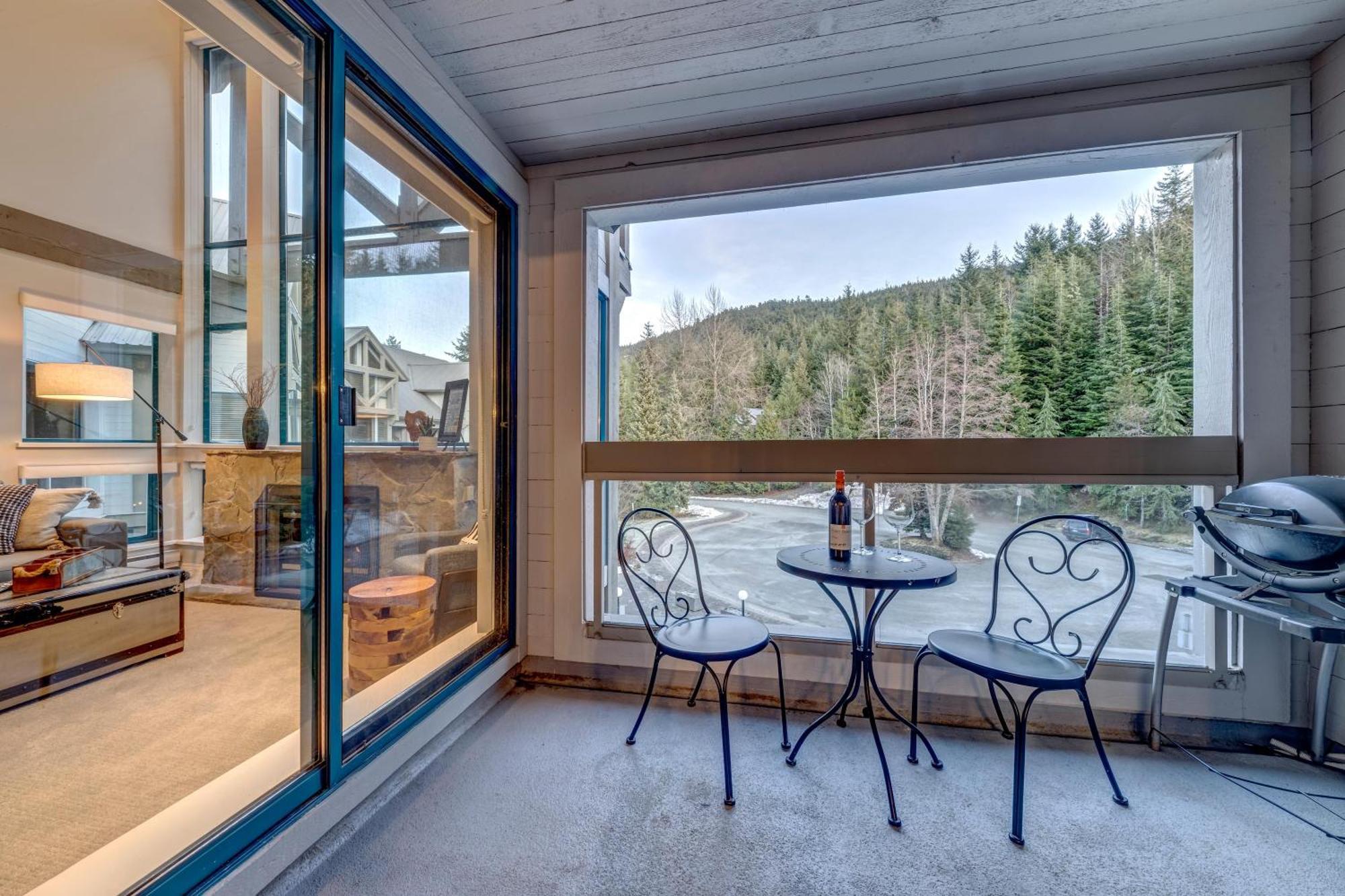 Greystone Lodge 412 Renovated 휘슬러 외부 사진