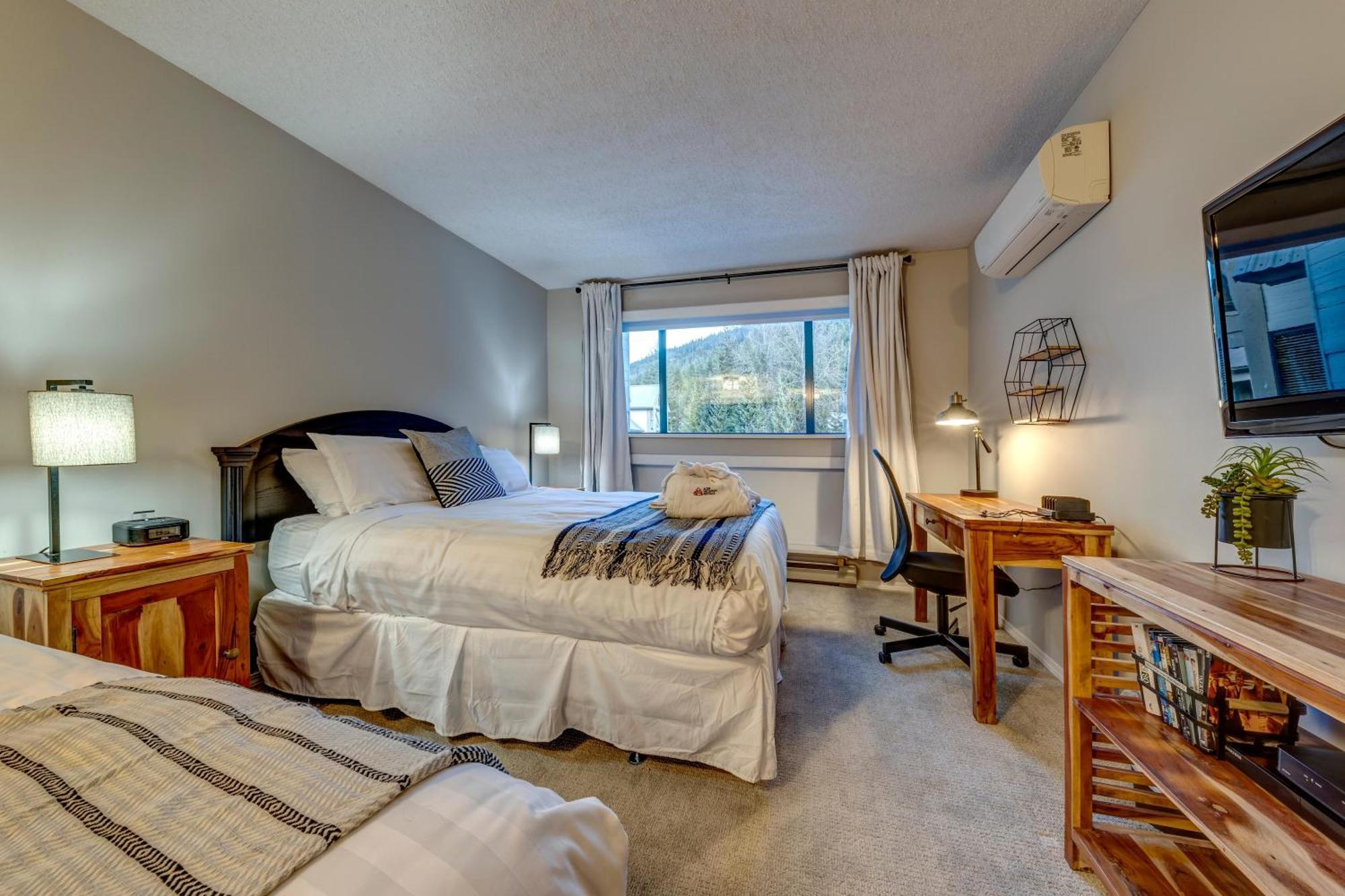 Greystone Lodge 412 Renovated 휘슬러 외부 사진