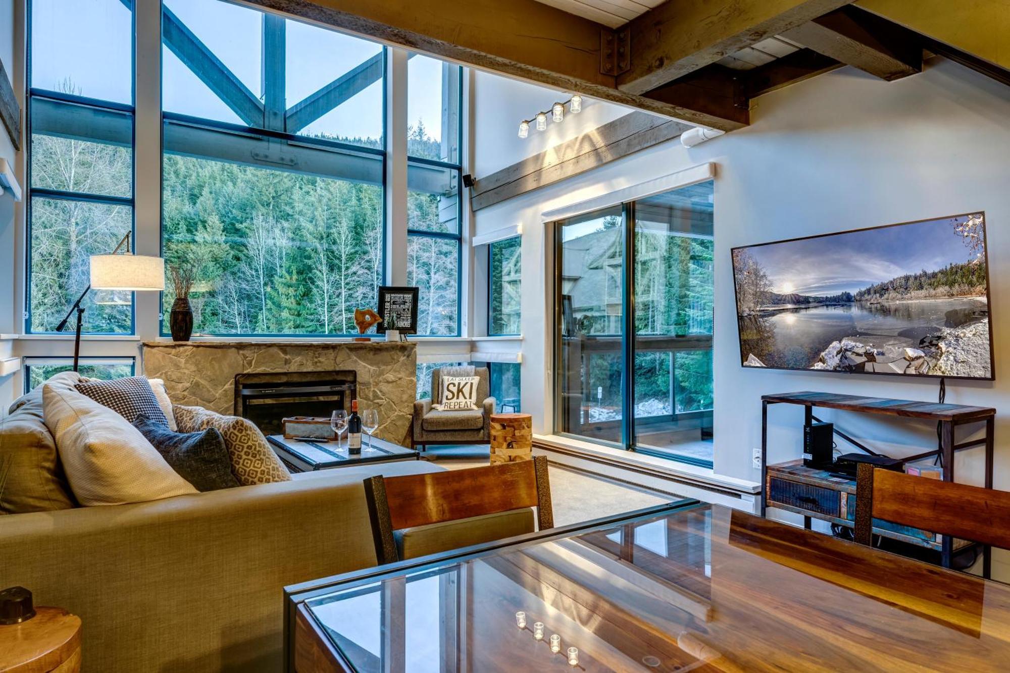 Greystone Lodge 412 Renovated 휘슬러 외부 사진